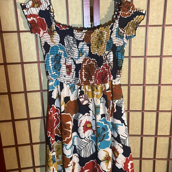 Women's flowy sundress - Picture 3 of 8